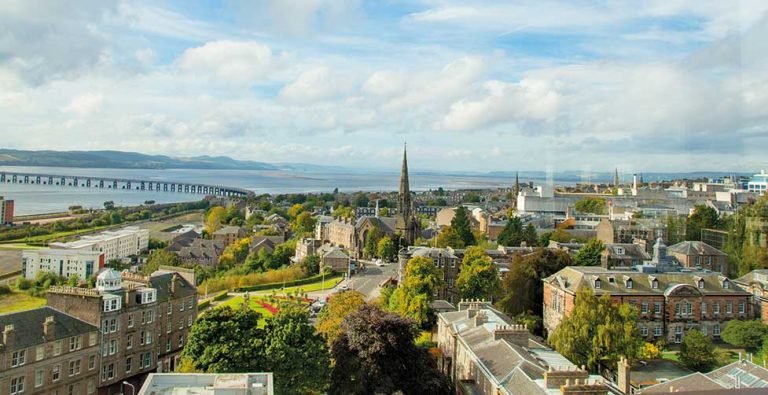 The University of Dundee accepts our Pre-Master’s in Business & Management